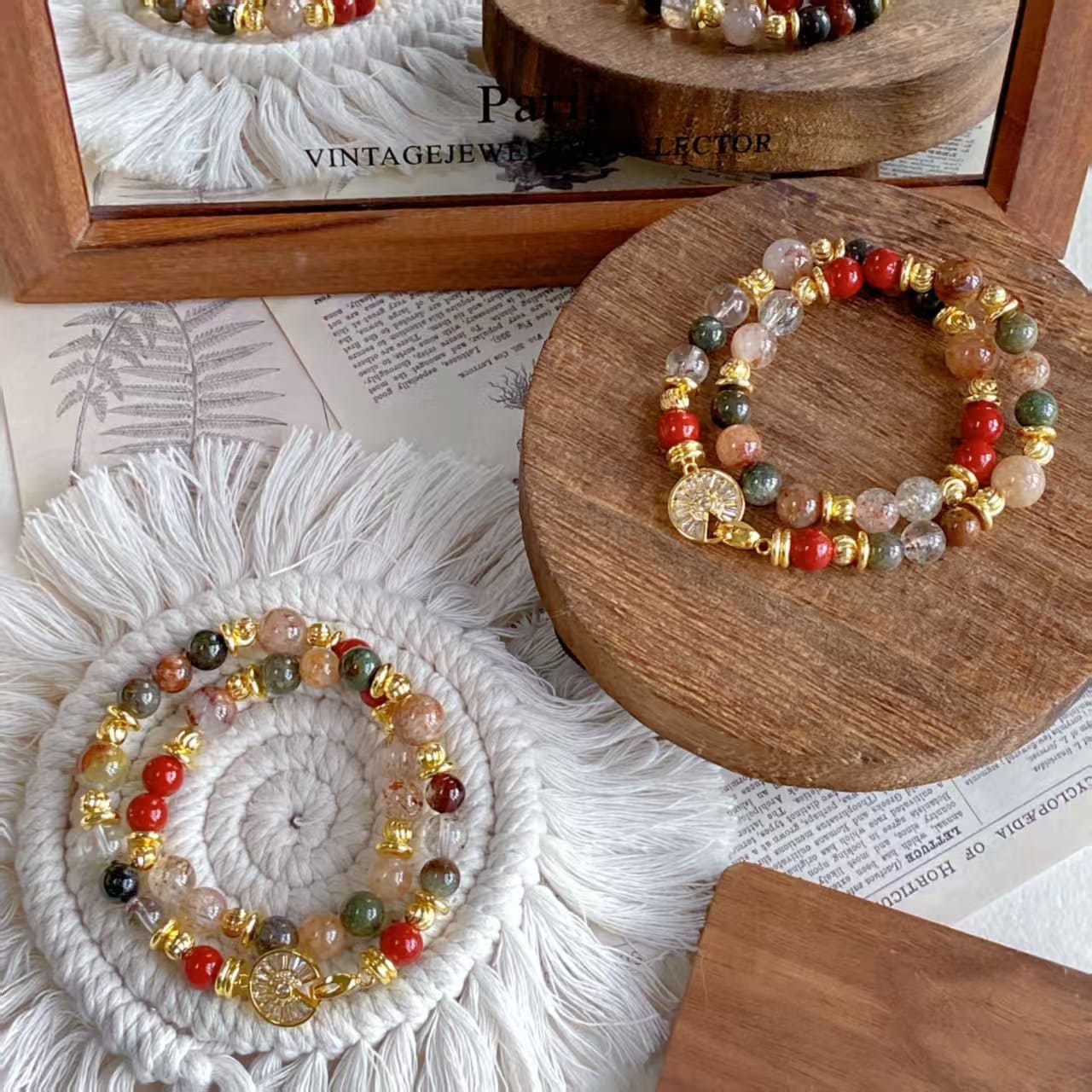 |Wealth|Career|Health|The Symbol Of Wealth And Honor, The Green Ghost Is Paired With The Red Cinnabar For Safety And Warding Off Evil Spirits. It Is A Baroque-Style Crystal Bracelet